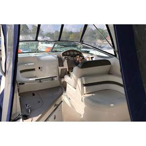 Lancha de lujo Rinker 260 Express Cruiser usada del 2008 con motor interno MerCruiser, tanque de combustible de 100 galones y profundidad máxima de 3.17 pies. - Product Image 2