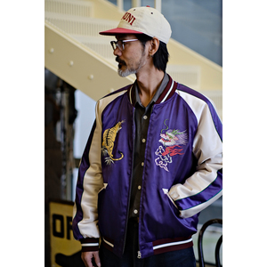 Chaquetas de satén personalizadas para hombre Chaqueta de equipo deportivo de satén de béisbol Tasa de venta total 2025 Chaqueta de satén - Product Image 2