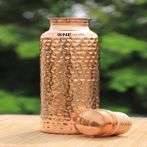 Botella de cobre punteada simple con dos tazas de cobre | Juego de vasos de cobre puro | Juego de botella y taza de agua de uso diario respetuoso con el medio ambiente - Product Image 3