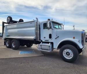 PRECIO BAJO Freightliner FLD120 Camión Usado de Tres Ejes - Manual Cummins, 17' LISTO PARA ENVIAR a Todo el Mundo con GARANTÍA - Product Image 2