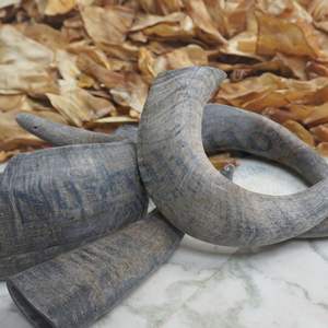 Noshahi, cuerno de búfalo natural de alta calidad, juguetes para masticar perros, hechos en la India para mercados extranjeros - Product Image 3