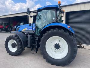 Tracteur agricole neuf Hollandd T7040 avec cabine et AC d'occasion d'origine à vendre - Product Image 2