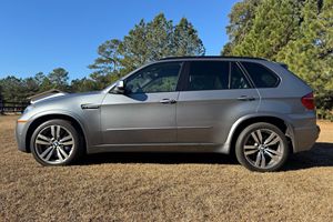 Usado, W X5 M Twin-Turbo V8, Tracción en las Cuatro Ruedas - Product Image 2