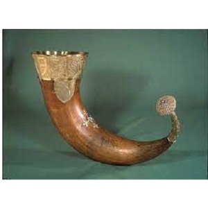 Corne sonore artisanale en corne de buffle naturelle, corne de guerre traditionnelle viking et médiévale pour événements, cérémonies et décoration - Product Image 3