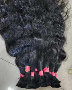 Extensions de cheveux humains ondulés naturels RAW de qualité 12A doux et sains au toucher en couleur noire naturelle quantité minimale de commande 1 pièce - Product Image 3