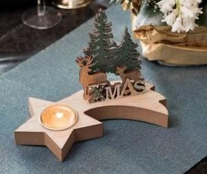 Centre de table de Noël en bois au design naturel avec bordure en écorce, base en bois, feuilles de houx et décor neutre - Product Image 5