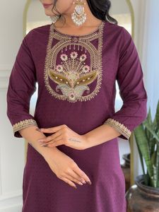 Dernier styliste Nouveau style Vêtements de fête élégants Travail de codage de séquence Haut en rayonne viscose pure avec bas en rayonne avec impression Dupatta - Product Image 3