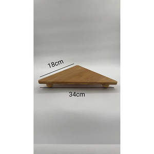 Bandeja de Servir Triangular con Patas de Bola de Bambú Ecológica, 18x34, Apta para Microondas - Product Image 3