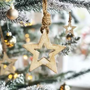 Traditional <b>Wooden</b> <b>Christmas</b> Hanging Ornaments For Festive <b>Tree</b> Decoration With Classic Holiday Design - Product Image 5