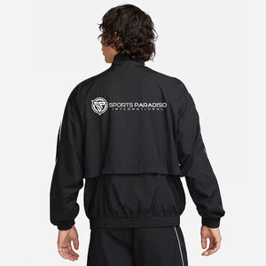 Ensemble de vêtements de sport deux pièces noirs personnalisés pour hommes, pull d'extérieur imperméable avec poches zippées et logo avant, teint uni - Product Image 5
