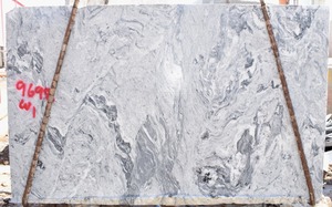 Dalles et carreaux de granit blanc Viscount polyvalents Surface polie durable et élégante pour les comptoirs modernes directement de l'Inde - Product Image 2