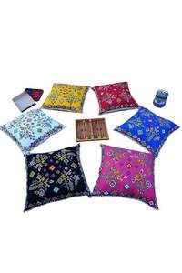 Funda de cojín de suelo de lino de doble cara tradicional 80x80 cm con pompones y cremallera oculta negra - Product Image 4