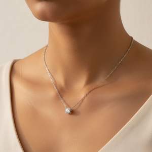 Collar Solitario con Diamante Redondo de 0.75CTW con Engaste de Bisel - Product Image 6