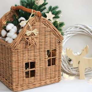 Panier en rotin fait main en forme de maison, feuilles de pin, rangement, décoration intérieure naturelle tissée - Product Image 2