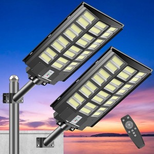 Lampadaire solaire LED extérieur le plus vendu pour routes, jardins, allées et parcs – Durable, économe en énergie, allumage/extinction automatique, installation facile - Product Image 2