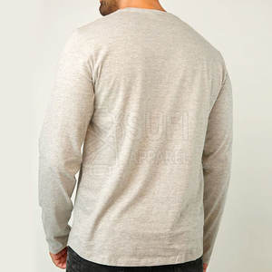 เสื้อเชิ้ตแขนยาวผู้ชายทรงทางการ ผลิตจากผ้าถักเนื้อฝ้ายพรีเมียม 100% สำหรับใช้ในสำนักงาน ธุรกิจ และงานมืออาชีพ - Product Image 2