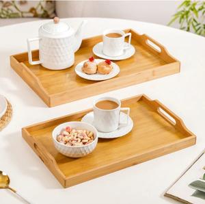 Plateaux de service en bois classiques avec poignées latérales Design rectangulaire durable Parfait pour les collations au thé et au café et le petit déjeuner - Product Image 1