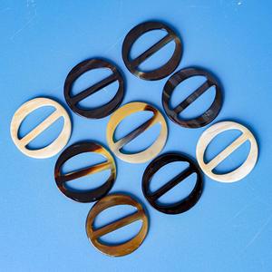 Anillo para Bufanda de Cuerno de Búfalo con Pulido Suave que Agrega Elegancia Suave y Sujeción Segura a Cualquier Bufanda de Alta Calidad - Product Image 2