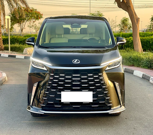 สะอาดมาก2024 LE-XUS LM 350H - Product Image 1