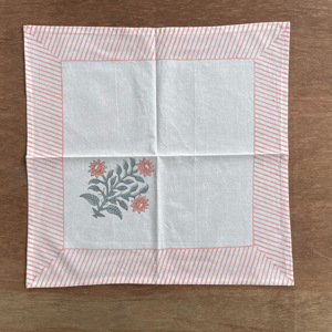 Juego de 6 servilletas y 6 tapetes florales de algodón indio con estampado de bloque de mano Floral, 6 servilletas y 6 alfombrillas - Product Image 4