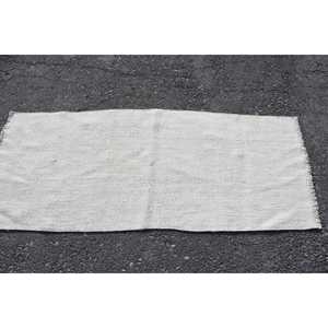 พรมวินเทจขนาดเล็ก 2.3x5.5 ฟุต พรมตุรกี พรมขนสัตว์ลายดอกไม้สีขาวเทา - Product Image 3