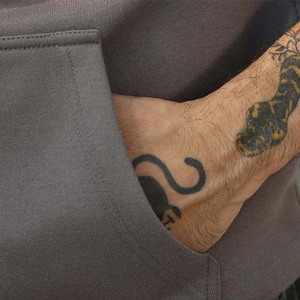 Sweat à capuche épais pour homme, coupe oversize, en molleton bouclette délavé à l'acide, écologique, sans cordon de serrage, avec logo brodé, collection automne - Product Image 4