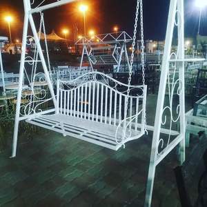 Columpio de hierro moderno, construcción duradera, acento único hecho a mano, asientos decorativos para exteriores, pieza cómoda elegante de larga duración - Product Image 4