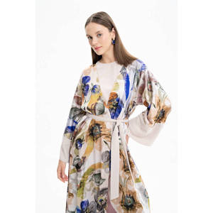 Kimono à imprimé floral en satin de soie - Product Image 5