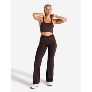 Venta al por mayor Espresso esculpir mallas acampanadas elástico suave esculpir cintura alta nueva y ropa activa moda gimnasio mallas para mujeres - Product Image 3