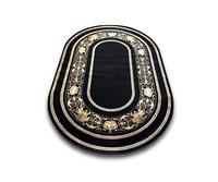 Plateau de table à manger élégant et irrégulier en marbre Pietra Dura avec incrustations traditionnelles et structure métallique pour mobilier de salle à manger d'hôtel