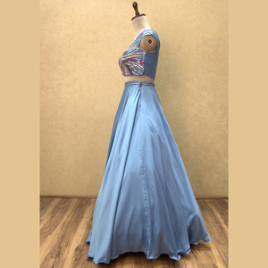 Lehenga bleu océan le plus vendu avec broderie à la main multi-paillettes choix glamour pour les grandes célébrations indiennes - Product Image 3