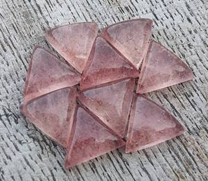 Vente en gros de cabochon quartz fraise naturel qualité AAA Lavira dos plat triangle rose pierres précieuses toutes tailles disponibles IGI pour - Product Image 4