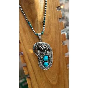 Pendentif grappe griffe d'ours en jade turquoise Charles Johnson, serti clos en or rose, motif chiffres en argent sterling, style Sleeping Beauty - Product Image 3