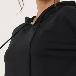 Chándal para correr informal con logotipo personalizado OEM para mujer, conjunto de dos piezas de invierno con sudadera recortada con capucha y pantalones de chándal, chándal para correr en blanco - Product Image 5