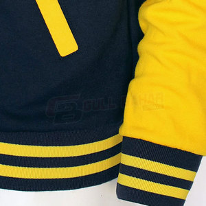 Chaqueta Varsity Transpirable para Mujer con Logotipo Bordado Personalizado y Elegante Diseño Bicolor - Product Image 3