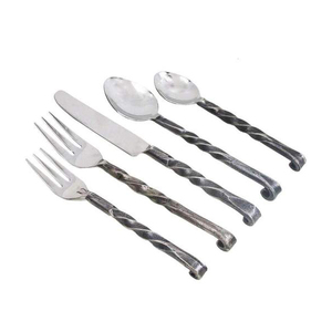 Ensemble de couverts en acier inoxydable martelé à la main Chaman India (7 pièces) - Product Image 2