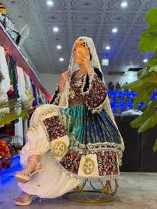 Robe formelle afghane pour femmes avec broderie riche, manches longues, tissu en soie et coton mélangé, en mousseline, pour les fêtes et les événements culturels - Product Image 4