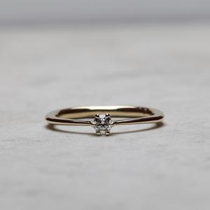 Anillo de compromiso solitario de moissanita de corte redondo de 4mm en oro o plata | Joyería clásica de boda - Product Image 1