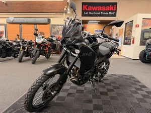 Nouvelle Moto d'Aventure Kawasaki <span class=keywords><strong>KLE</strong></span> <span class=keywords><strong>500</strong></span> ABS 2026 - Modèle Haut de Gamme - Product Image 2