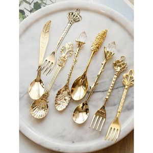 Juego de cubiertos ecológicos de acero inoxidable con acabado resistente al óxido y diseño elegante para ocasiones de fiesta de comedor informal formal - Product Image 1