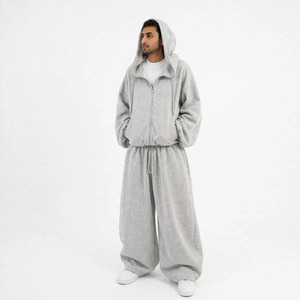 Survêtement streetwear pour homme en coton respirant gris chiné à manches longues avec sweat à capuche zippé et pantalon large – Collection automne - Product Image 1