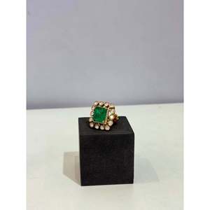 Anillo de Moissanita Emerald Empress, Elegante y Lujoso para Mujeres con Sentido de la Moda - Product Image 2