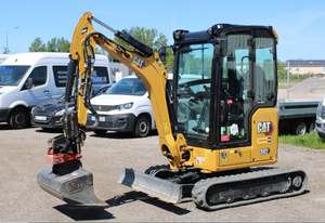 EXCAVADORA MINI CAT 302 CR USADA EN VENTA A PRECIO ASEQUIBLE - Product Image 3