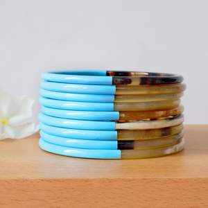 กำไลข้อมือแฟชั่นเคลือบเงาสำหรับผู้หญิง รูปหัวใจ คลาสสิก ทำจากโลหะผสมทองแดงสีเขียวมะนาว สำหรับโอกาสวันครบรอบ - Product Image 2