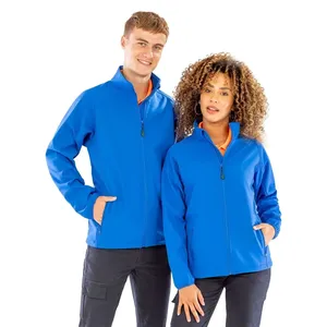 Veste softshell recyclée pour homme, équipement de randonnée durable et sac étanche, vêtements d'aventure en plein air écologiques - Product Image 2
