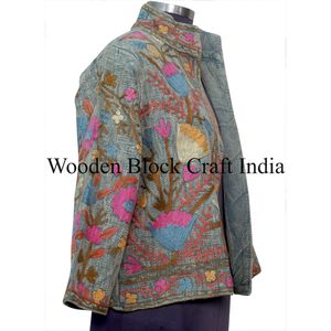 Veste matelassée pour femme faite à la main, automne/hiver, broderie Suzani, courte, en coton tissé rayé, style traditionnel, design boutonné - Product Image 4