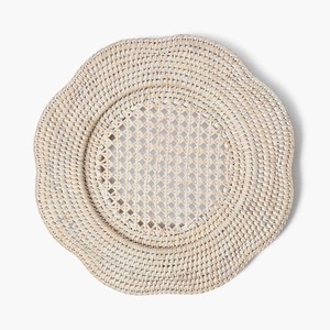 แผ่นที่ชาร์จไม้ไผ่หวายหอยเชลล์สีขาวแผ่นกลมสำหรับงานปาร์ตี้และงานแต่งงาน - Product Image 2