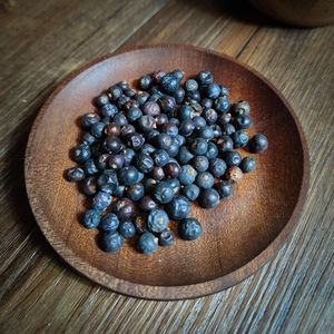 Best selling 100% natural whole juniper berries new season harvest offered in bulk with customized label service - Product Image 4