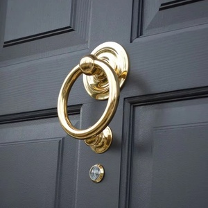 Golden Celtic Tap Anillo de puerta forjado Aldaba de puerta de oficina Accesorio de decoración de entrada duradero para instalación de tornillo de dormitorio High-On-Sale - Product Image 1