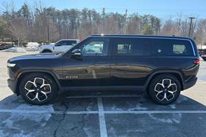 2023 R-v-i-v-a-n R-1-S Edición A-d-v-e-n-r-t-u-r-e LHD RHD Usado - Product Image 3